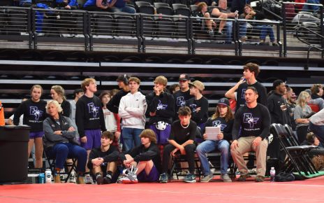 Broncs Wrestling team corner. Tonsager Photos